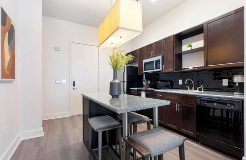 Crestview Apartment | Landing | Spectacular 1BD, Courtyard, Gym