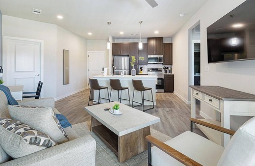 Corinth Apartment | Landing | Spectacular 1BD, Pool, Gym