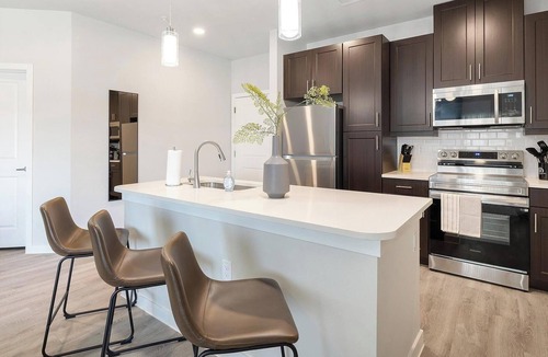Corinth Apartment | Landing | Spectacular 1BD, Pool, Gym