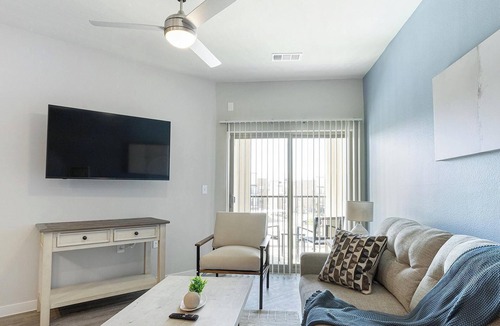 Corinth Apartment | Landing | Spectacular 1BD, Pool, Gym