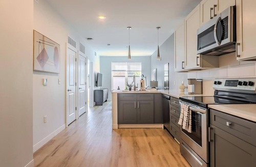 Ithaca Apartment | Landing | Spectacular 1BD, Gym