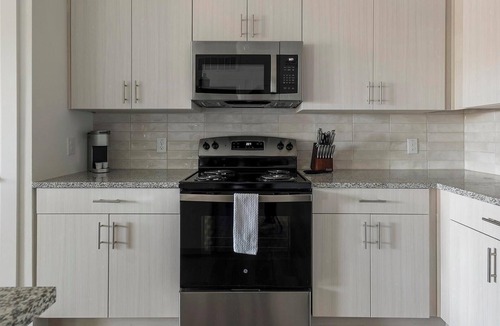 Leander Apartment | Landing | Spectacular 1BD, Pool, Gym