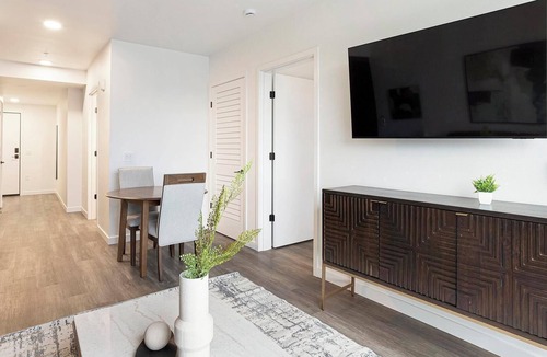Crown Hill Apartment | Landing | Spectacular 1BD, Gym