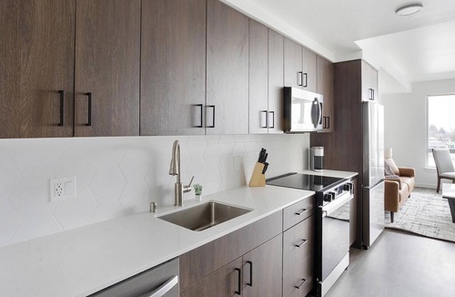 Crown Hill Apartment | Landing | Spectacular 1BD, Gym