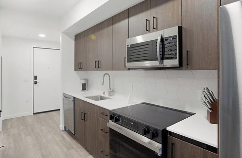 Crown Hill Apartment | Landing | Spectacular 1BD, Gym