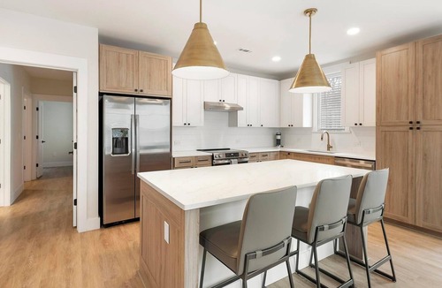 Mount Mourne Apartment | Landing | Spectacular 2BD, Clubhouse, Pool