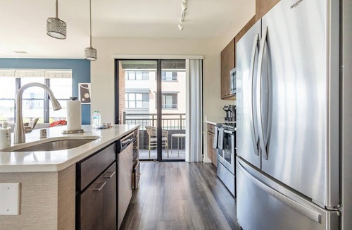 Milwaukee Apartment | Landing | Spectacular 2BD, Courtyard, Gym