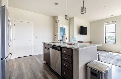 Milwaukee Apartment | Landing | Spectacular 2BD, Courtyard, Gym