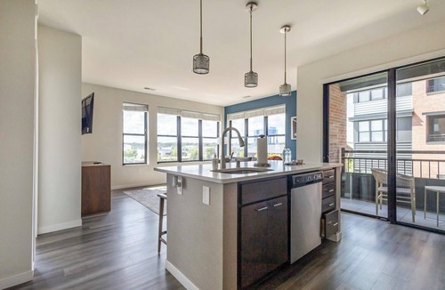 Milwaukee Apartment | Landing | Spectacular 2BD, Courtyard, Gym