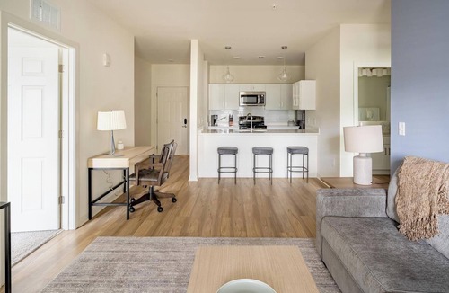 Bellview Apartment | Landing | Spectacular 2BD, Pool, Gym