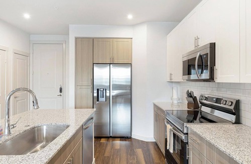 Fate Apartment | Landing | Spectacular 2BD, Gym, Clubhouse