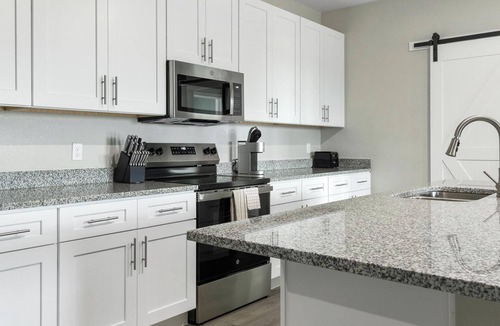 Fellowship Apartment | Landing | Spectacular 2BD, Gym, Pool