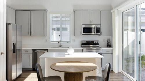 Maryvale Apartment | Landing Spectacular 2BD Gym