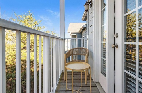 Charlotte Apartment | Landing | Spectacular 2BD, Gym, Clubhouse