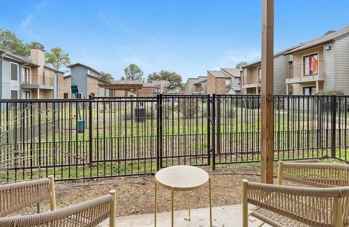 Denton Apartment | Landing | Spectacular 2BD, Gym, Courtyard