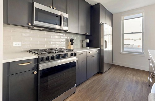 Uptown Apartment | Landing | Spectacular 2BD, Rooftop Lounge, Gym
