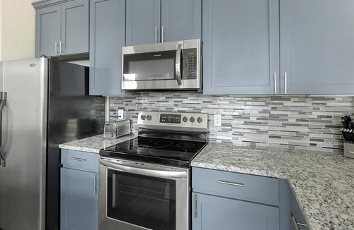 Nassau Bay Apartment | Landing | Spectacular 2BD, Clubhouse, Yoga Studio