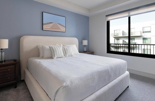 Houston Apartment | Landing | Spectacular 2BD, Tennis Court, Gym