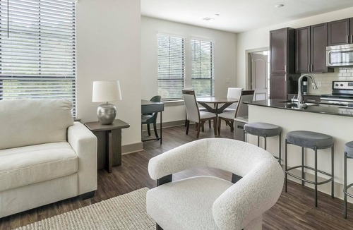 Klein Apartment | Landing | Spectacular 2BD, Clubhouse, Gym