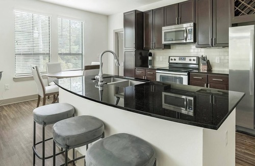 Klein Apartment | Landing | Spectacular 2BD, Clubhouse, Gym