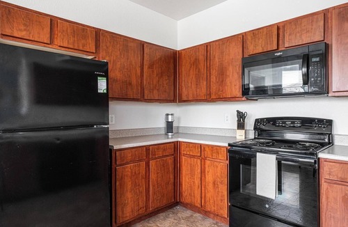 Humble Apartment | Landing | Spectacular 2BD, Gym, Yoga Studio