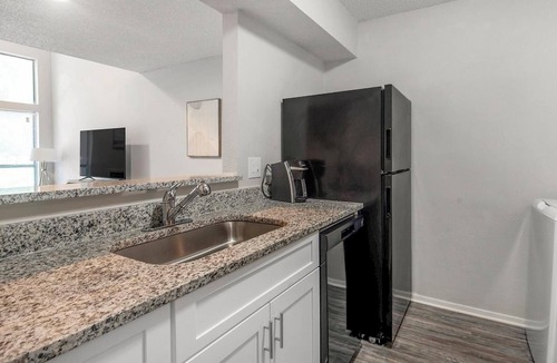 Cordova Apartment | Landing | Spectacular 2BD, Gym, Pool
