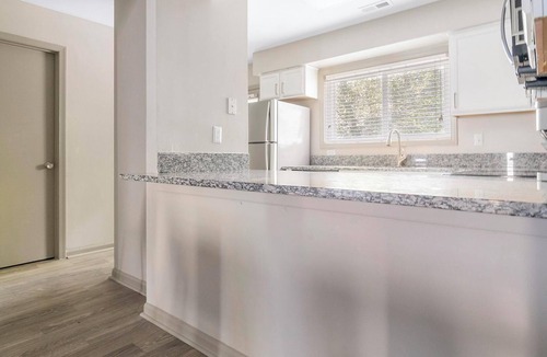 Crabtree Apartment | Landing | Spectacular 2BD, Clubhouse, Gym