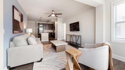 Greer Apartment | Landing Spectacular 3BD Clubhouse Pool
