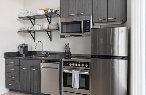 River North Art District Apartment | Landing | Spectacular Studio, Gym, Clubhouse