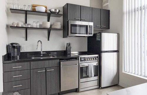 River North Art District Apartment | Landing | Spectacular Studio, Gym, Clubhouse