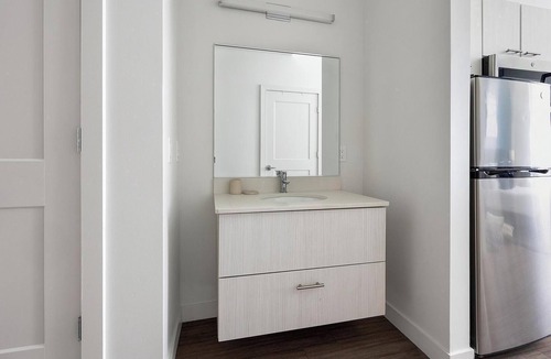 River North Art District Apartment | Landing | Spectacular Studio, Gym, Clubhouse