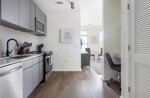 Durham Apartment | Landing | Spectacular Studio, Gym, Pool