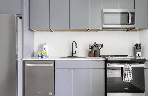 Durham Apartment | Landing | Spectacular Studio, Gym, Pool