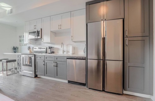 Ithaca Apartment | Landing | Spectacular Studio, Gym