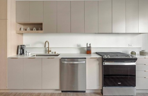Spring Valley Apartment | Landing | Spectacular Studio, Pool, Gym