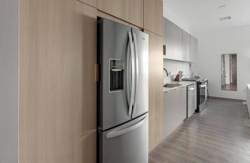 Spring Valley Apartment | Landing | Spectacular Studio, Pool, Gym