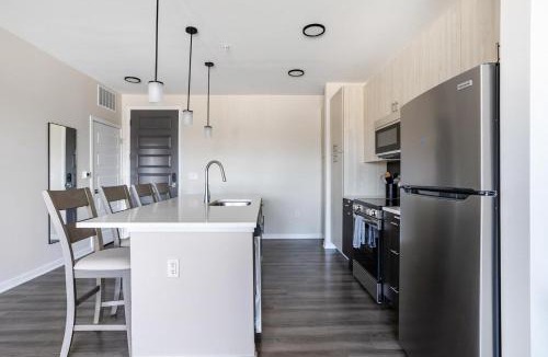 Near Northside Apartment | Landing Spectacular 1BD Pool Gym