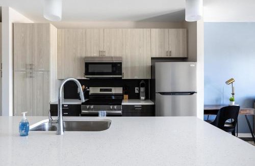 Near Northside Apartment | Landing Spectacular 1BD Pool Gym