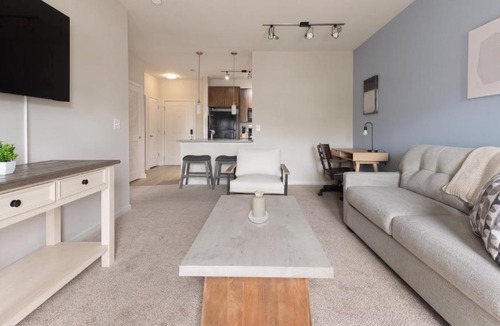Manassas Park Apartment | Landing Spectacular 1BD Gym Pool