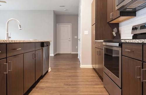 Chesterfield Apartment | Landing | Stunning 1BD, Gym, Clubhouse