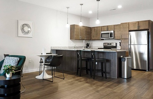 Cartersburg Apartment | Landing | Stunning 1BD, Gym, Courtyard