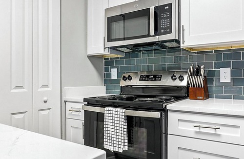 Indianapolis Apartment | Landing | Stunning 1BD, Pool, Gym