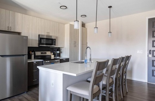 Near Northside Apartment | Landing | Stunning 1BD, Gym, Pool