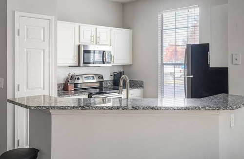 Murfreesboro Apartment | Landing | Stunning 1BD, Gym, Clubhouse
