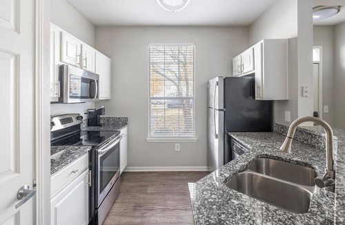 Murfreesboro Apartment | Landing | Stunning 1BD, Gym, Clubhouse