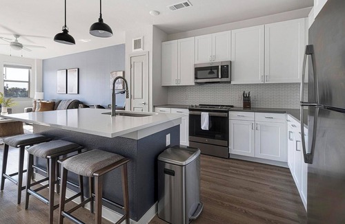 Lower Basin Lake Travis Apartment | Landing | Stunning 1BD, Clubhouse, Pool