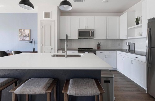 Lower Basin Lake Travis Apartment | Landing | Stunning 1BD, Clubhouse, Pool