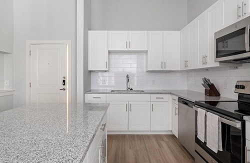 Conroe Apartment | Landing | Stunning 1BD, Game Room, Gym