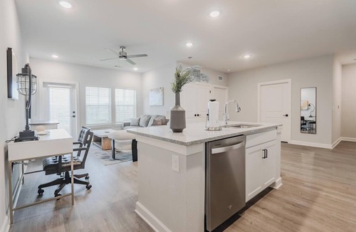 Fort Myers Apartment | Landing | Stunning 1BD, Pool