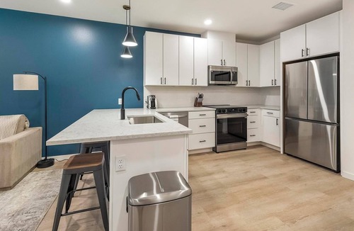 Civic Center Apartment | Landing | Stunning 1BD, Rooftop Lounge, Gym